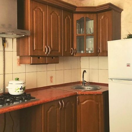 Семейные Апартаменты В Новом Районе У Софиевского Парка Uman Exterior photo