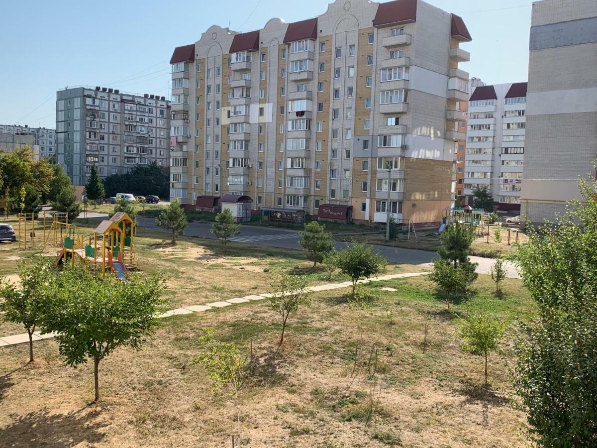 Семейные Апартаменты В Новом Районе У Софиевского Парка Uman Exterior photo