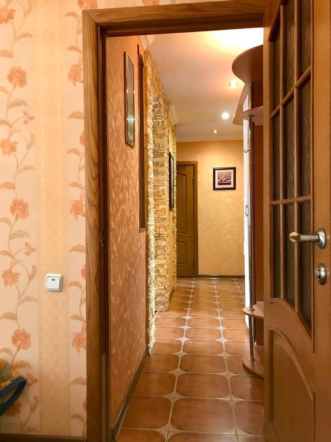 Семейные Апартаменты В Новом Районе У Софиевского Парка Uman Exterior photo